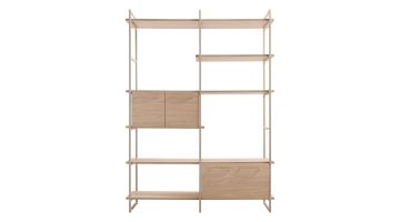 Open wandkast met licht houtdecor planken en lichtgrijs metalen frame, frontaal weergegeven met open vakken en twee gesloten kasten