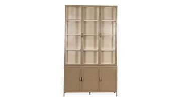 Grote vitrinekast in cappuccino-zand kleur met zes deuren en glazen bovenkasten tegen witte achtergrond