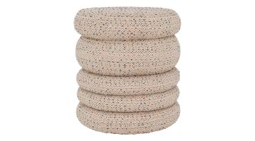 Ronde poef Cinco Multicolor met gestapelde, mollige lagen in lichtgekleurde tweedstof met kleurrijke spikkels