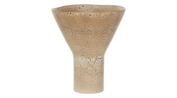 Beige keramische vaas Yaro met brede organische opening en reactieve glazuurafwerking