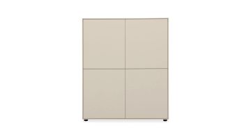 Trendhopper opbergkast Moiano in friswitte kleur met vier greeploze deuren en minimalistisch design