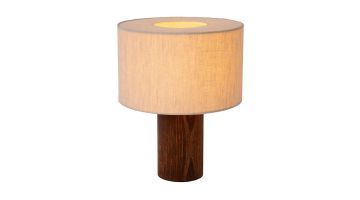 Lucide Tachina tafellamp met donkerhouten cilindervoet en brandende linnen kap op witte achtergrond.