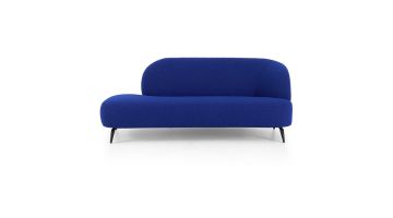 Montèl Chaise Longue 40-1 Rechts in kobaltblauw met afgeronde rugleuning en zwarte metalen poten, vrijstaand tegen een lichte achtergrond.