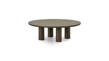 Montèl Woody salontafel Smoked Moss met rond houten blad en meerdere cilindervormige poten