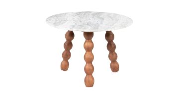 Kleine salontafel Nelo van By-Boo met rond sawar marmer blad en mangohouten bolpoten