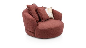 XOOON Cervos fauteuil vooraanzicht met zachte bekleding en kussens