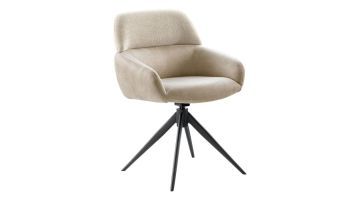 Beige draaibare armstoel met kuipvormige zitting en zwarte metalen kruispoot, vooraanzicht