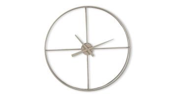 Ronde metalen wandklok Nimar in taupe met open frame, vier verdelingen en slanke wijzers tegen lichte achtergrond