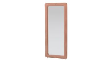 Grote passpiegel met hoogglans oudroze frame en afgeronde vormen tegen witte achtergrond