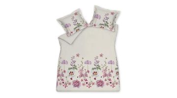 Dekbedovertrek Violet Garden offwhite van Vandyck met bloemenprint in paars, roze en groen op een offwhite achtergrond