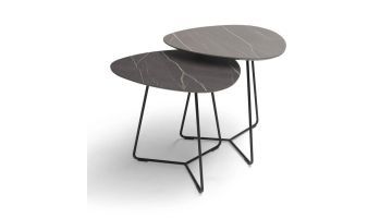 Vierkante bijzettafel Mirrox in bruin spiegelglas met open potenstructuur op witte achtergrond