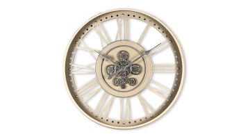 Ronde metalen wandklok in taupe met open ontwerp, Romeinse cijfers en zichtbare tandwielen in het midden