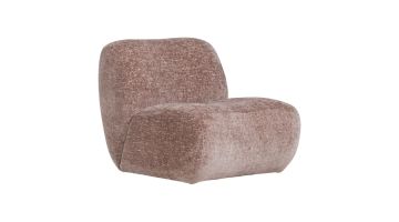 Lichtroze velvet fauteuil met ronde vormen vrijstaand op witte achtergrond