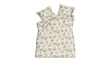 Dekbedovertrek Mosswood cream tan met botanisch patroon van groene bladeren en besjes