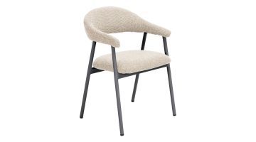 Beige bouclé armstoel Dioso met zwart metalen frame en ronde armleuningen schuin van voren