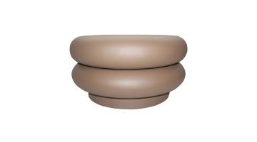 Ronde salontafel Edam van bruin gepoedercoat metaal met sculpturale, organische vormen en modern design.