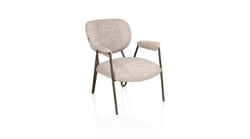 Fauteuil Joan met bouclé-look bekleding in beige en Steel Brown metalen frame, schuin van voren gefotografeerd.