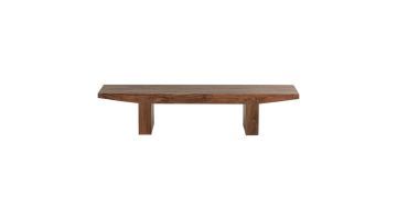 WOOOD salontafel Eron van bruin acaciahout met dik rechthoekig tafelblad en twee brede massieve poten op witte achtergrond.