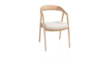 Armstoel Dante van massief naturel eikenhout met gestoffeerde zitting in stof Cloudy beige.