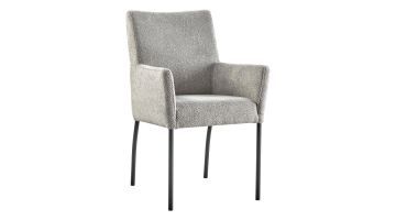 Pronto Wonen armstoel Cenare in Macan stof Dolphin met armleuningen en zwarte metalen poten.