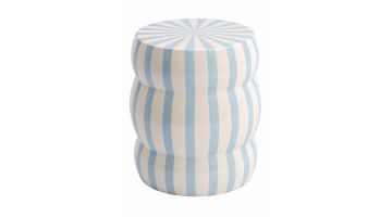 COCOmaison bijzettafel Yuki Blauw met blauw-witte strepen en glanzende afwerking, vooraanzicht.