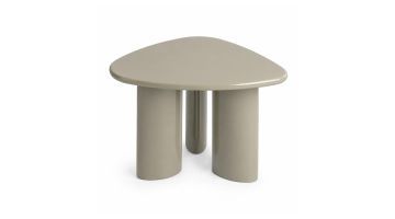 COCOmaison Bijzettafel Jonne olijfgroen met organisch tafelblad en drie ronde poten.