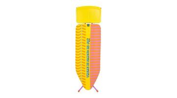 Brabantia Strijkplank C Yinka Ilori met kleurrijke geel, oranje en roze print en stoomunithouder.