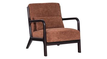 Bruine WOOOD Mark fauteuil met chenille bekleding, donker houten frame en rugkussen.