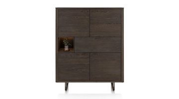 Henders & Hazel Highboard Mogan in donkere houtlook met open vak en LED-verlichting.