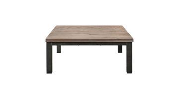 Vooraanzicht van de robuuste eikenhouten salontafel Hevano met metalen poten.