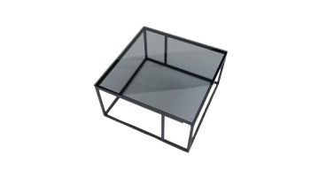 Zwarte metalen salontafel Wireless van Bert Plantagie met glazen blad, verkrijgbaar in meerdere kleuren en vijf verschillende afmetingen.