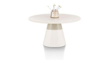 Detail van eetkamertafel LUND met centraal conisch onderstel in lichte kleur.