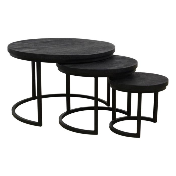 Salontafel Winford set van 3 met ronde zwarte houten bladen en zwart metalen onderstellen.