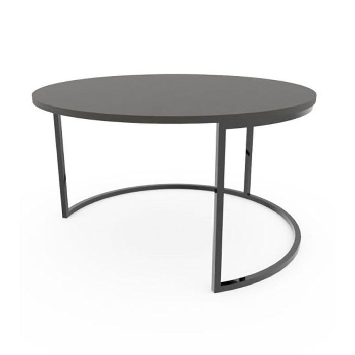 De ronde salontafel Steel met zwart blad en open zwart stalen onderstel.