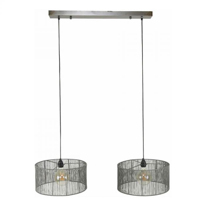 Twee ronde metalen draadkappen van de Hanglamp Stringshade Metal aan zwarte snoeren, bevestigd aan een langwerpige plafondplaat.