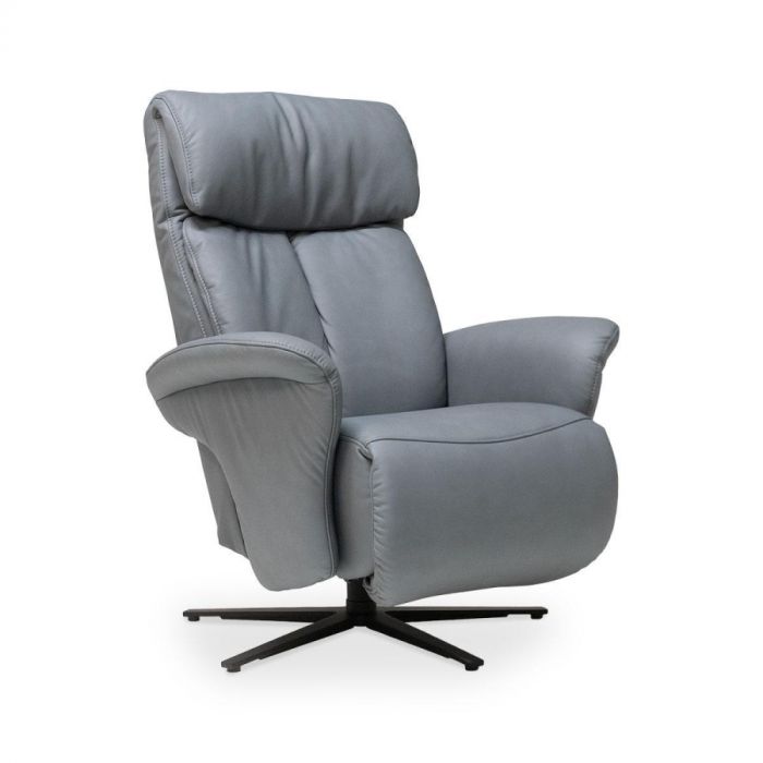 Himolla Easyswing 7627 relaxfauteuil in lichtgrijs leer, driekwart zijaanzicht, met stervormige draaivoet in zwart metaal.