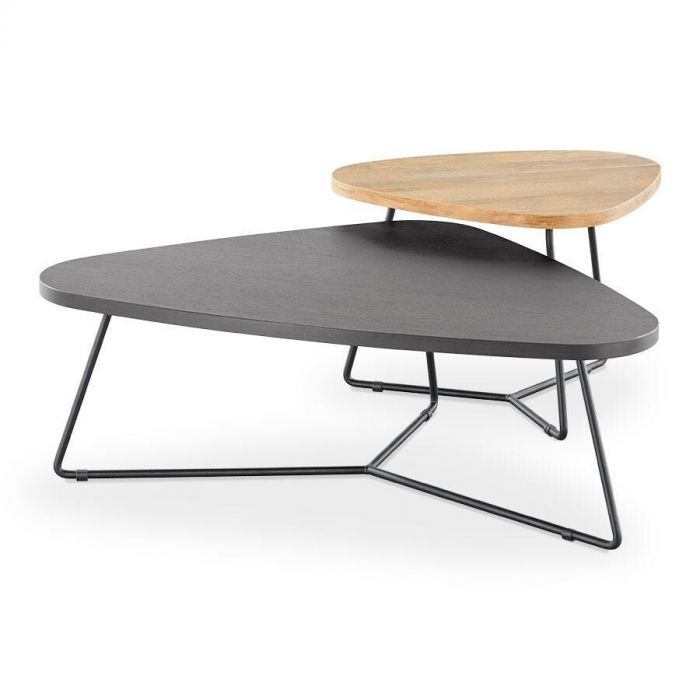 Bijzettafelset Donora met druppelvormige tafels, een donkere en een teakkleurige tafel.