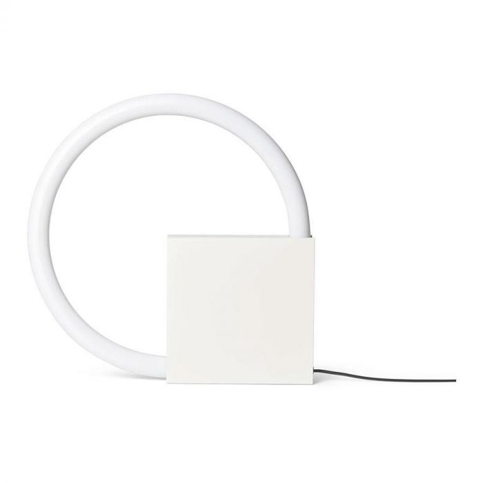 TC–6 lamp in witte uitvoering met ronde LED-lichtbuis en vierkante basis, vooraanzicht.