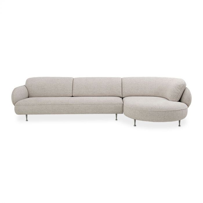 Vooraanzicht Licht grijze stoffen bank met longchair met ronde organische lijnen Arizona van Bert Plantagie.