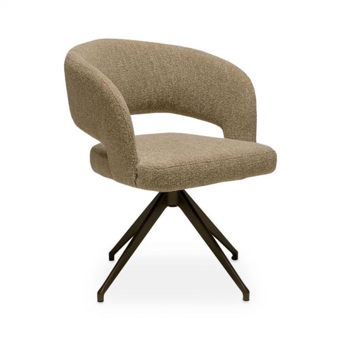 Hedie eetstoel in beige stof met metalen poten, schuin vooraanzicht.