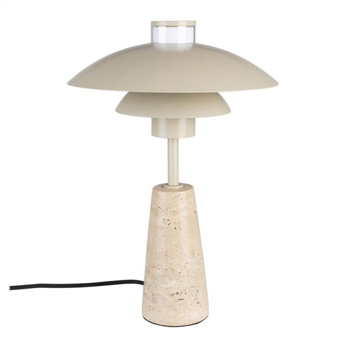 De Cole tafellamp uit de collectie Zuiver met een metalen kap en een voet van travertin, verbonden door een slanke metalen stang.