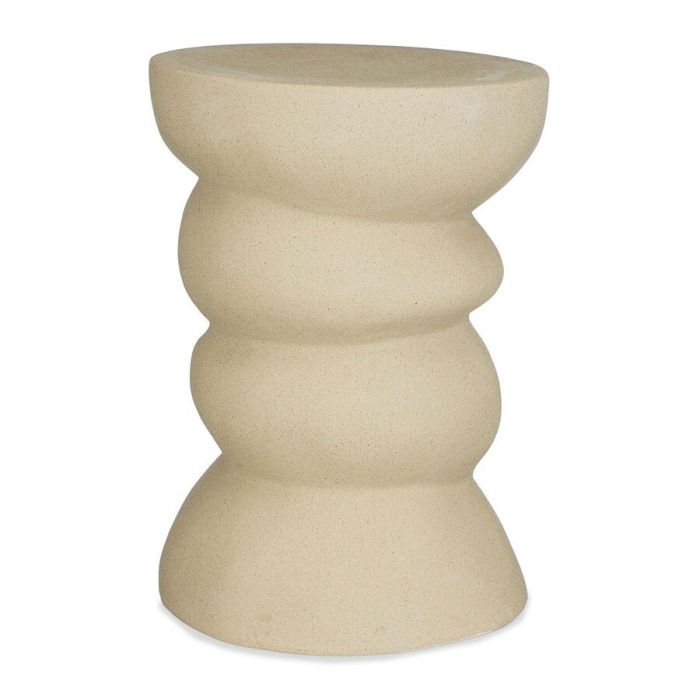 Beige keramische bijzettafel met golvende vormen voor een moderne en sculpturale uitstraling in elk interieur.