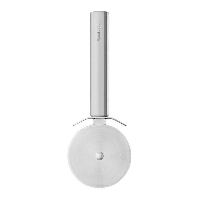 Brabantia Profile pizzasnijder met groot roestvrijstalen wiel en ergonomische handgreep, ideaal voor moeiteloos snijden.