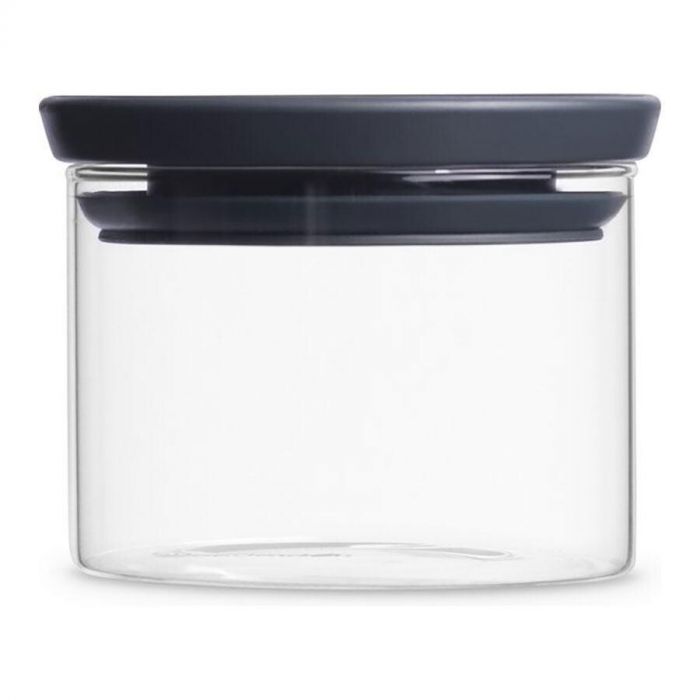 Transparante glazen voorraadbus van Brabantia met een zwarte siliconen deksel, geschikt voor het overzichtelijk bewaren van keukenvoorraden.