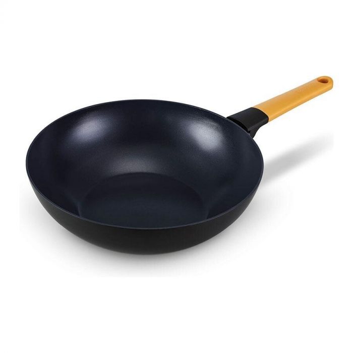 Brabantia Tasty+ wokpan (30 cm) met honinggeel handvat, gemaakt van gerecycled aluminium en voorzien van anti-aanbaklaag.