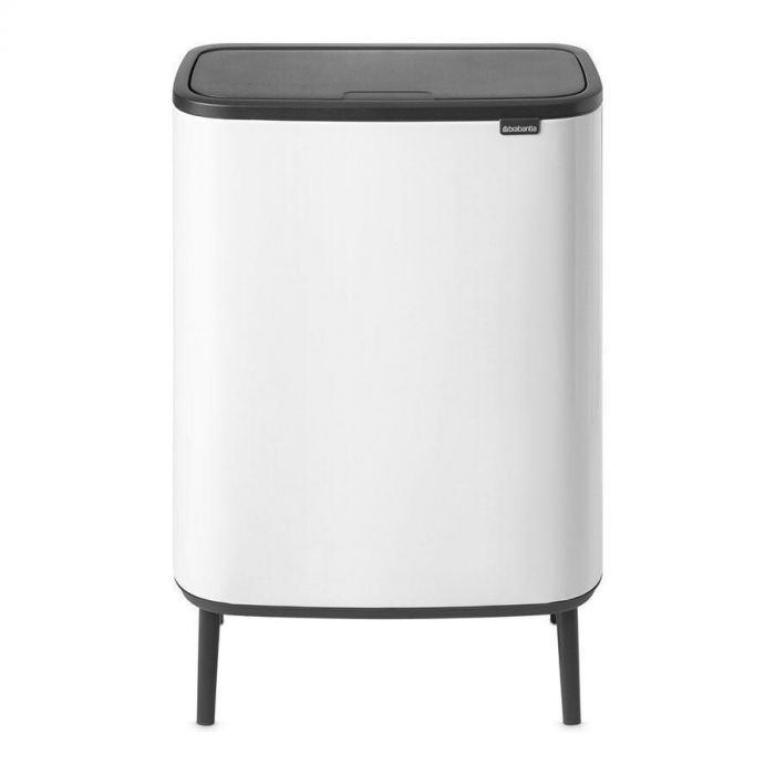  Vooraanzicht van de Brabantia Bo Touch Bin Hi 60L in wit met een elegant ontwerp en strakke lijnen.