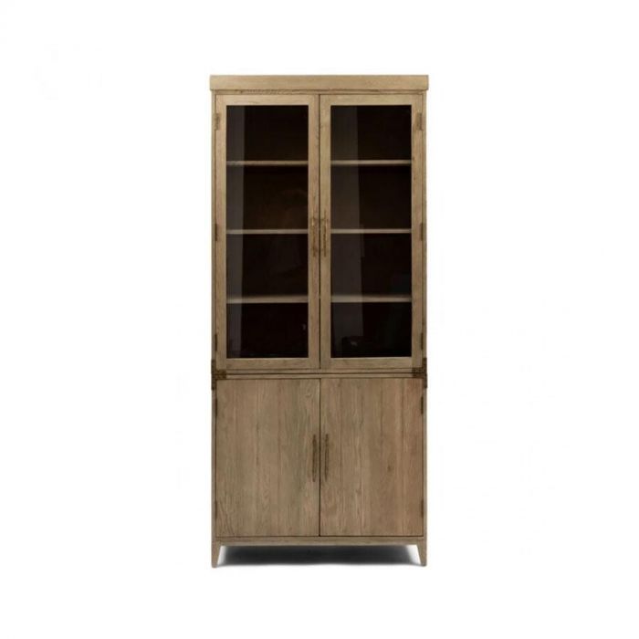 Houten buffetkast Brescia van Rivièra Maison met glazen deuren en metalen grepen, vooraanzicht.