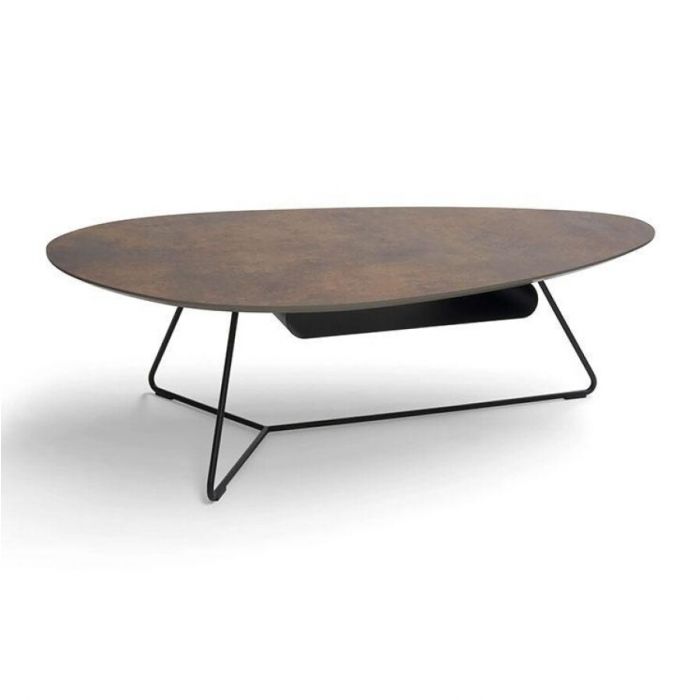 Salontafel Twinny XL met ovale bovenkant en zwarte metalen lectuurbak, ideaal voor een moderne inrichting.