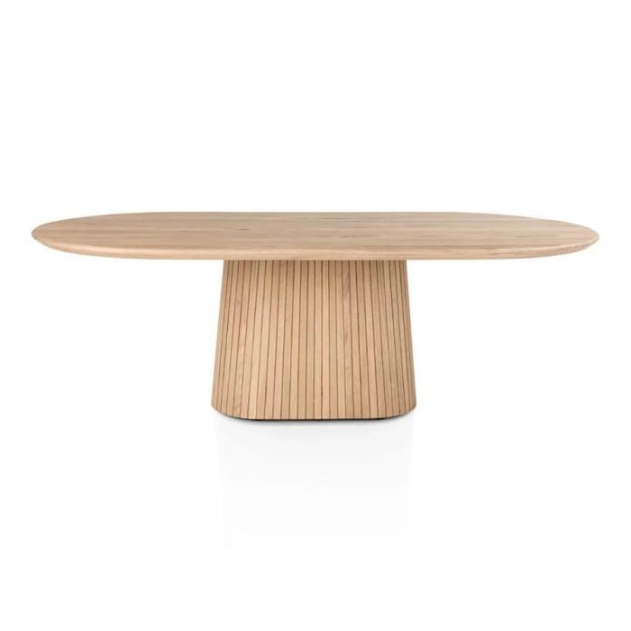 Henders & Hazel eetkamertafel Rafello 240x120 cm Dune, frontaal beeld van houten tafel met ovale vorm en brede middenpoot.