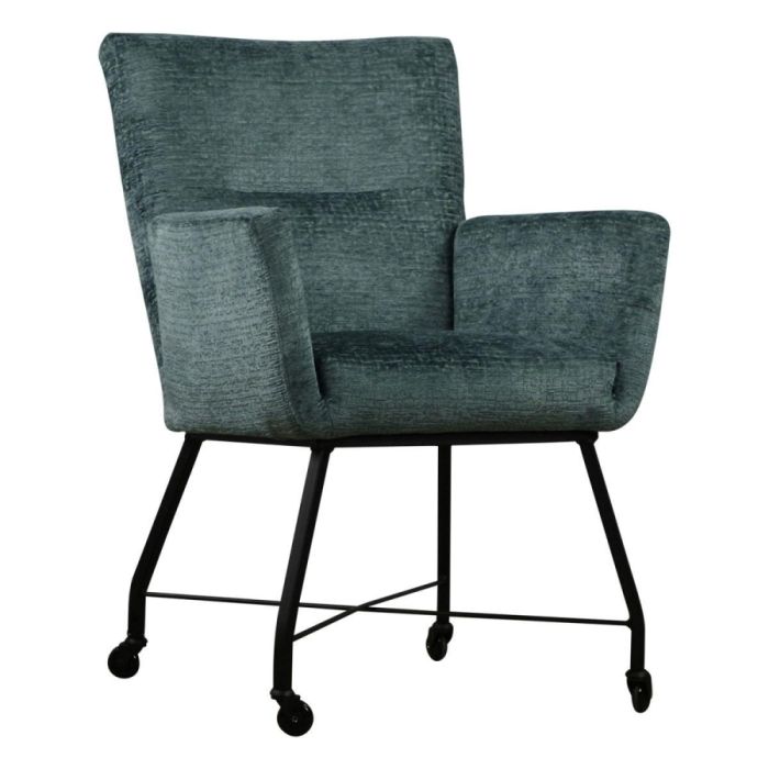 Armstoel Westport in groenblauwe stof met hoge rugleuning en zwart metalen onderstel op wielen schuin van voren